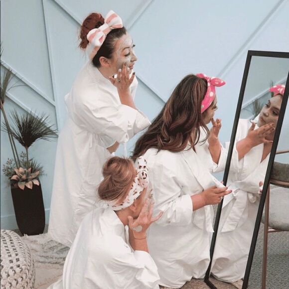 NEW … Soft And Comfy “Live LOVE Spa” Headband - Picture 3 of 3